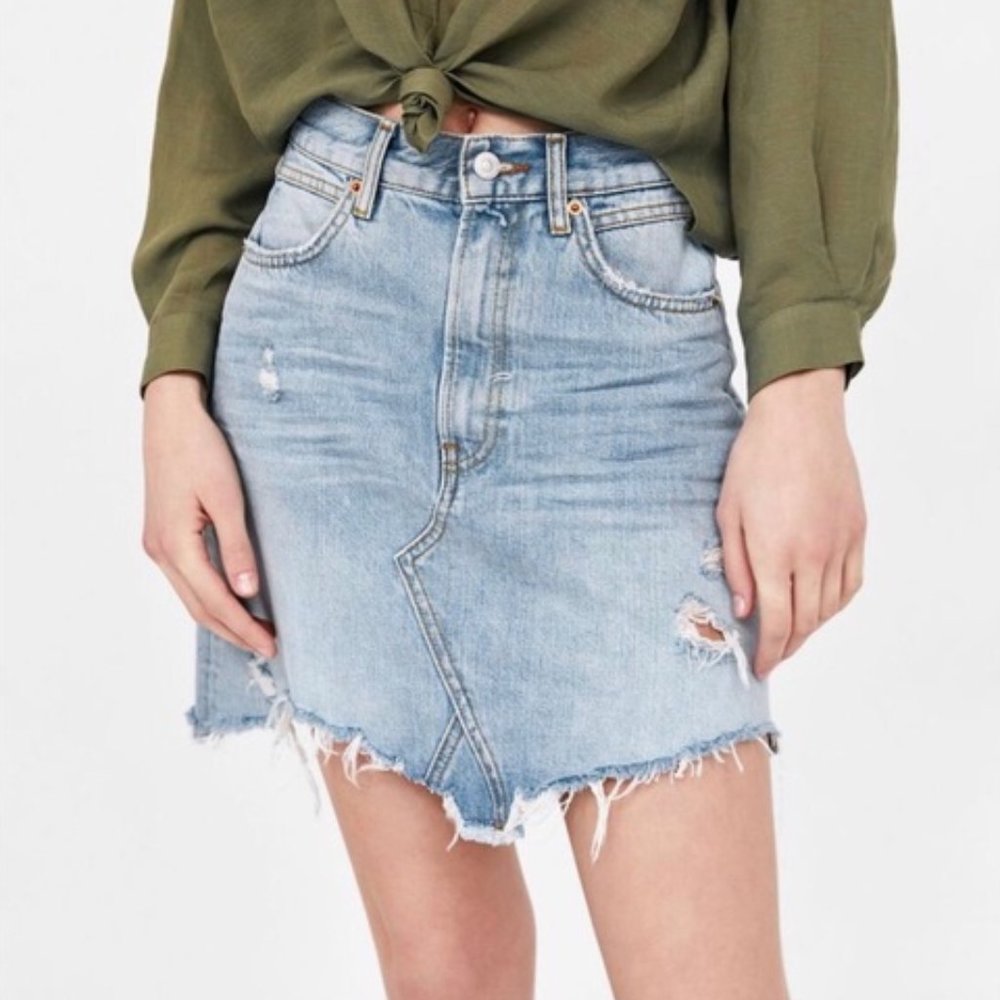 Zara Woman Blue Distressed Mini Denim Skirt Frayed Asymmetric Hem Size XS